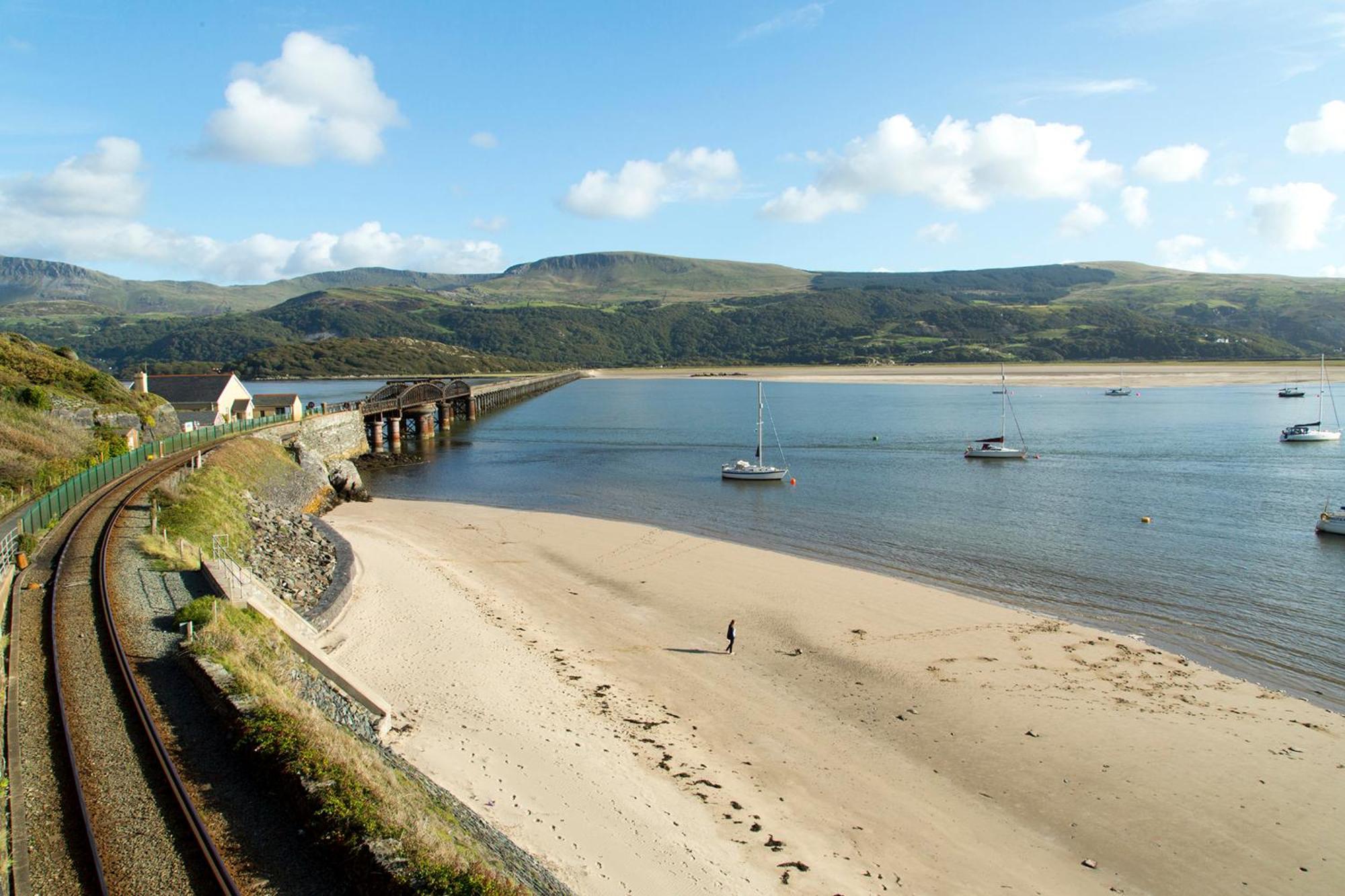Barmouth Bay Holiday Park Llanddwywe Exterior photo