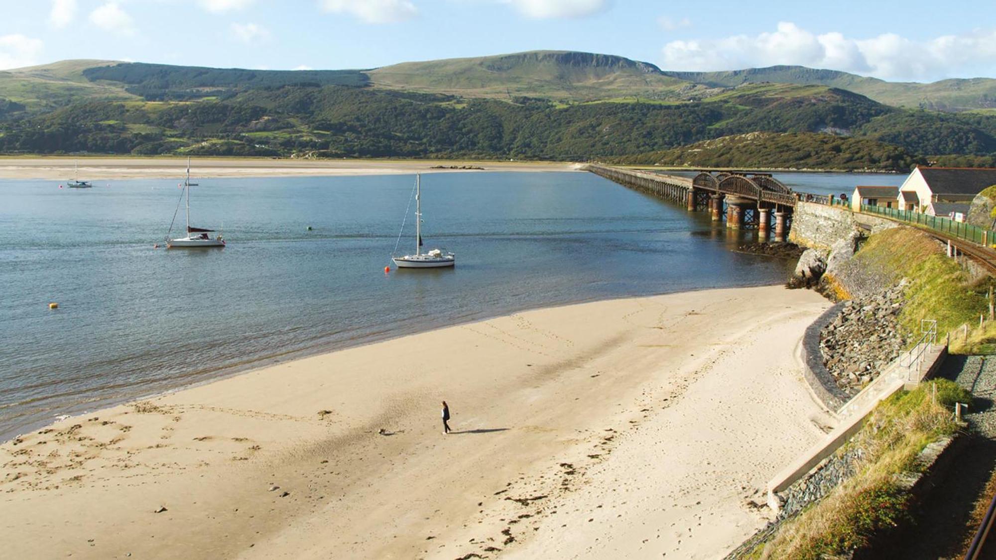 Barmouth Bay Holiday Park Llanddwywe Exterior photo